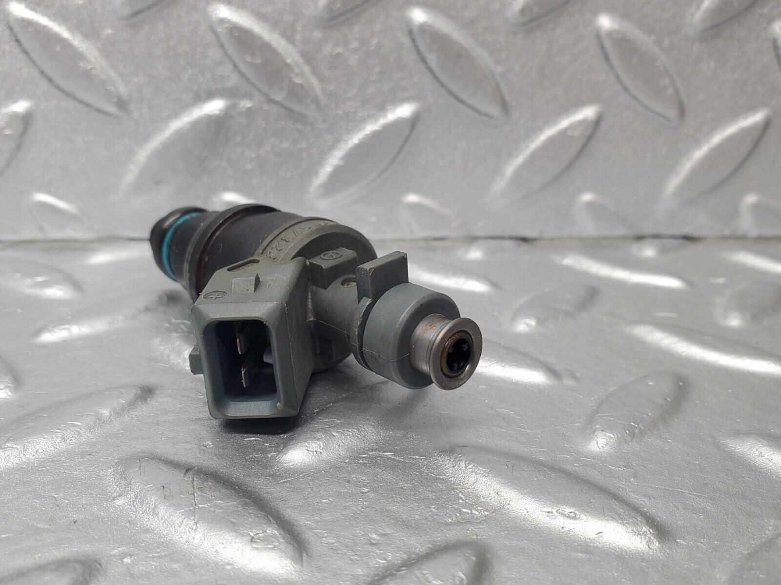 46242 Mercedes-Benz W124 280E Fuel Injector Bosch 0280155209 0000787323