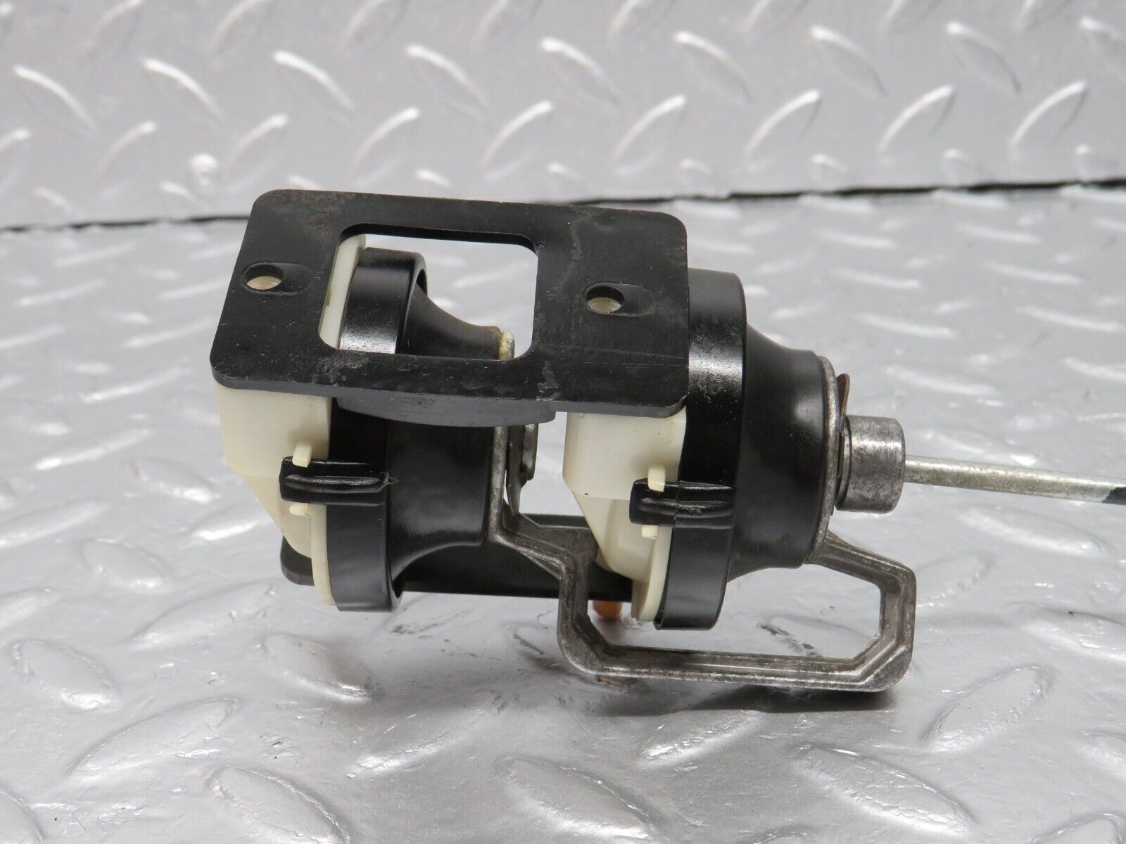 39999 Mercedes-Benz R107 350SL Seat Vacuum Actuator