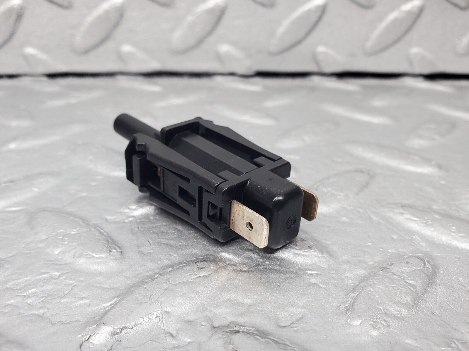 45886 Mercedes-Benz W126 420SE Door Contact Switch 2x 0015458714