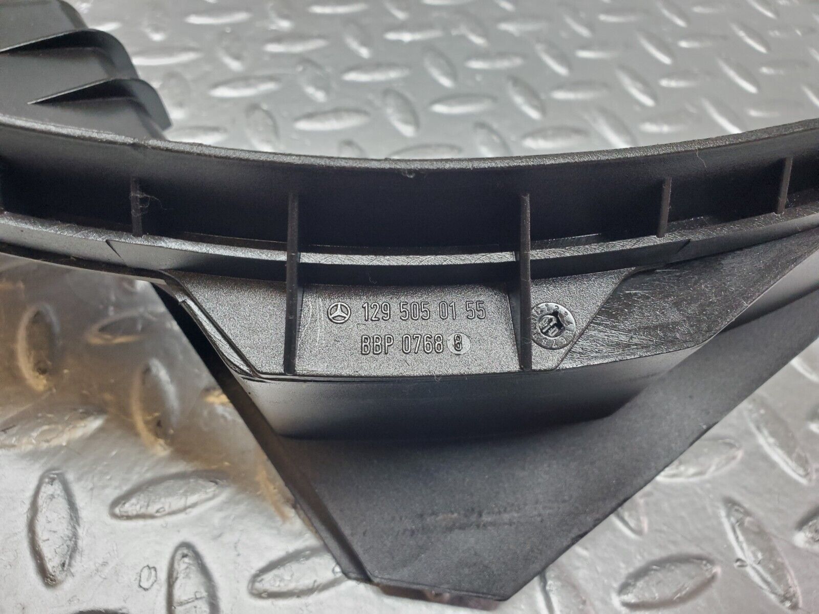 45253 Mercedes-Benz R129 300SL Coupe Radiator Fan Shroud Fan Cover 1295050155 1295000055 1295050055