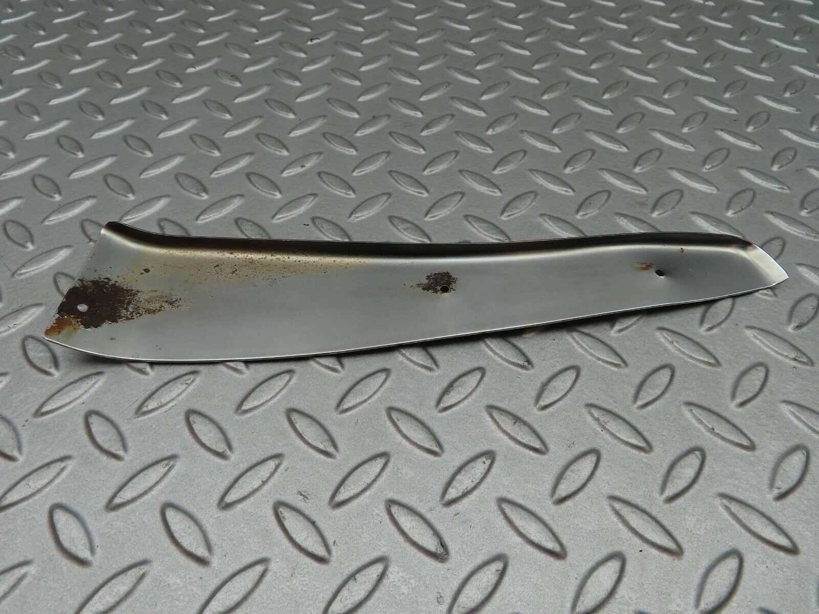 4920 Mercedes-Benz R107 350SL Right Door Chrome Cover