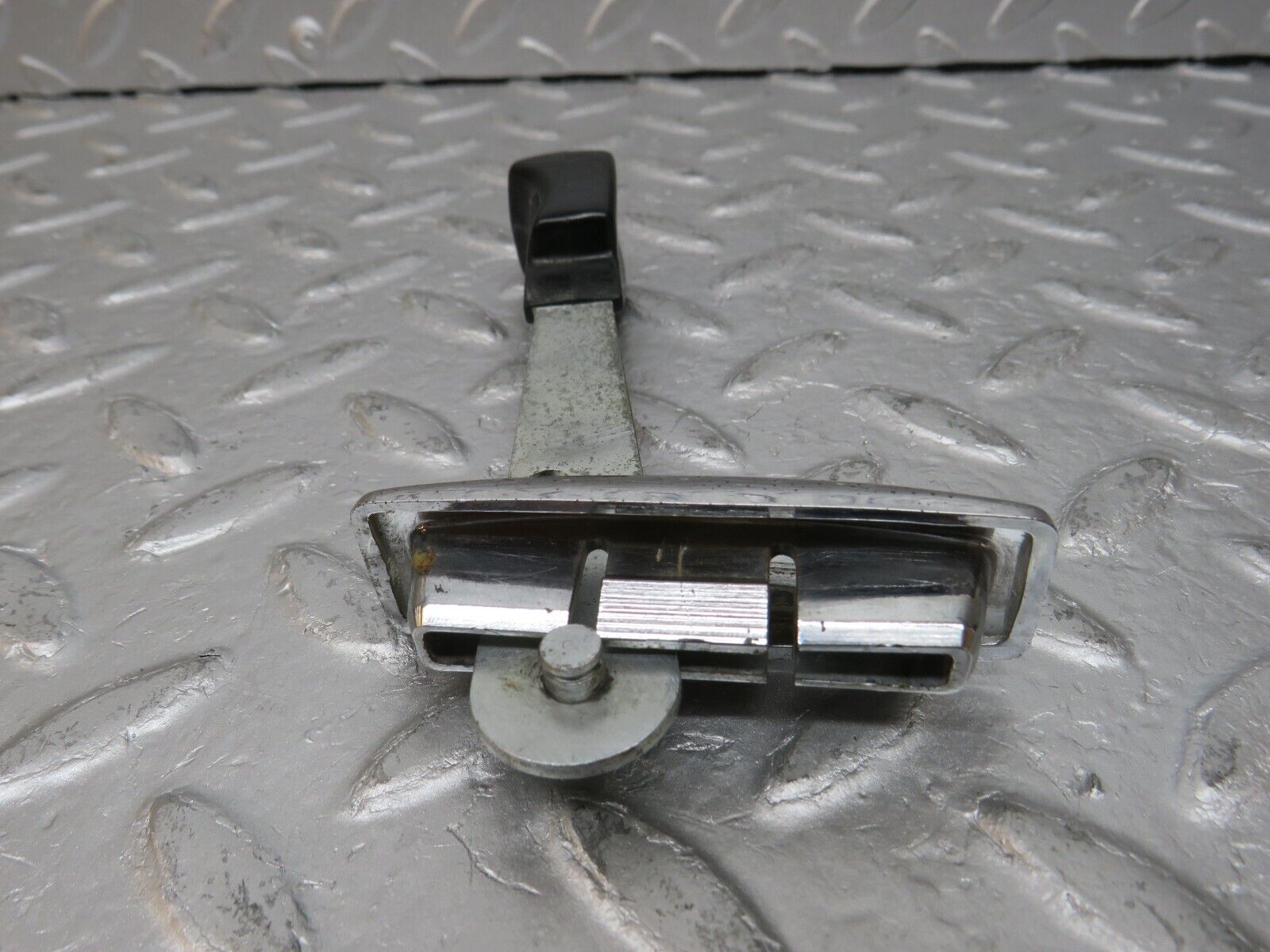 33183 Mercedes-Benz R107 Left Seat Folding Lever