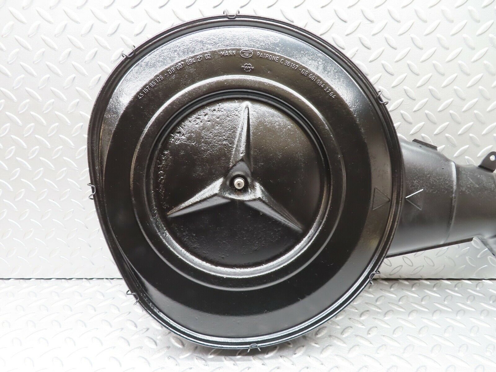 20545 Mercedes-Benz R107 450SL Air Filter Box Housing 0070942702