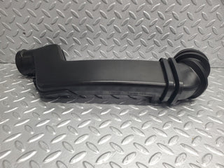 W124 Wagon air intake pipe used OEM