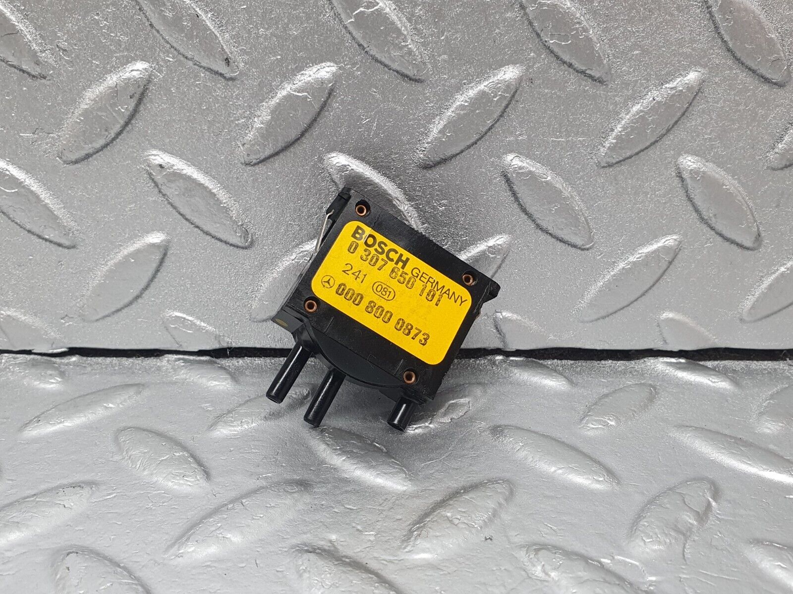 43657 Mercedes-Benz C126 380SEC Coupe Headlight Level Switch 0008000873 0307650101