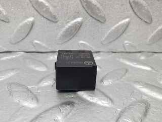 46920 Mercedes-Benz R129 320SL Coupe Indicator Relay 0025421119