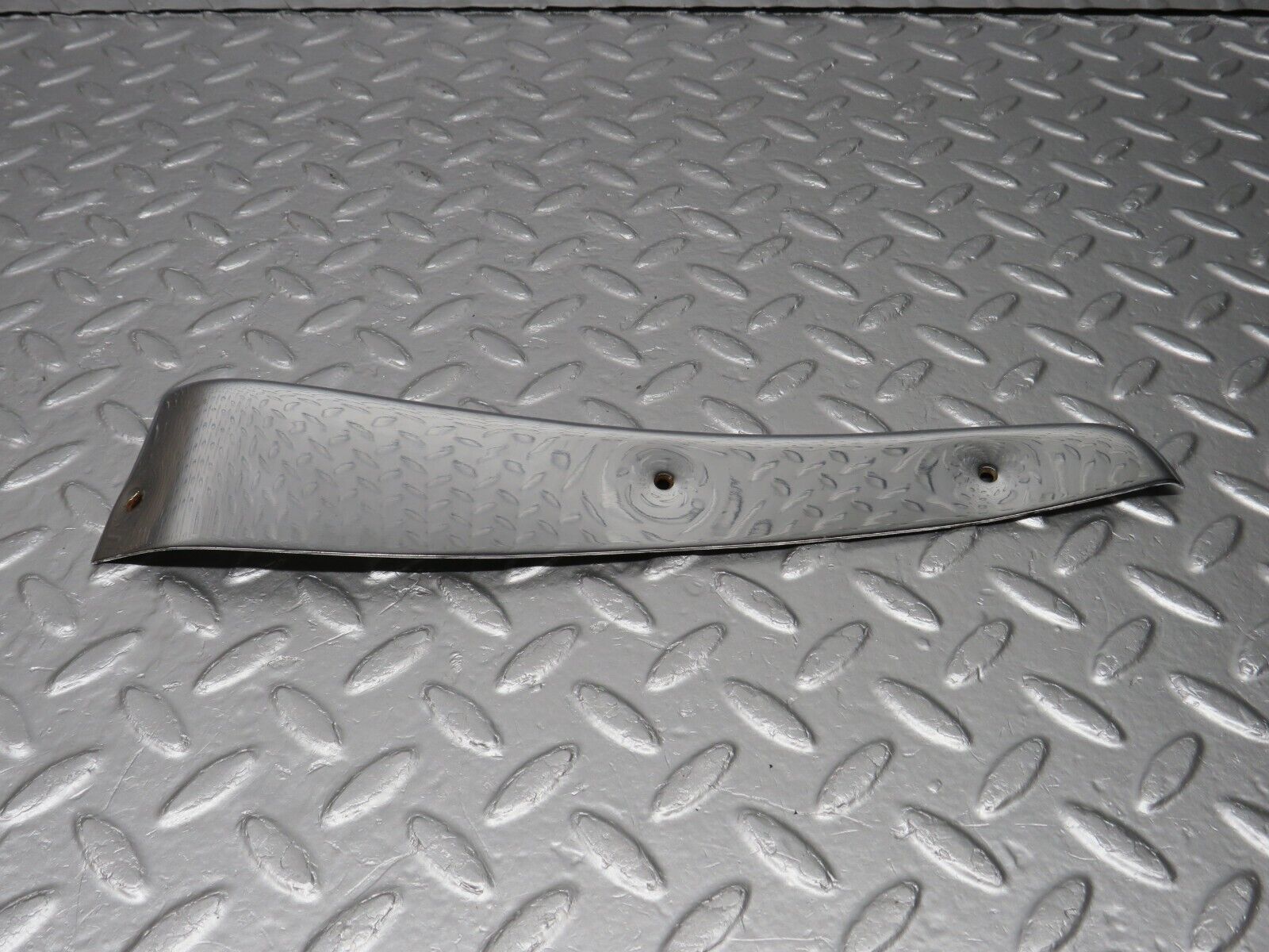 40004 Mercedes-Benz R107 350SL Left Door Chrome Cover
