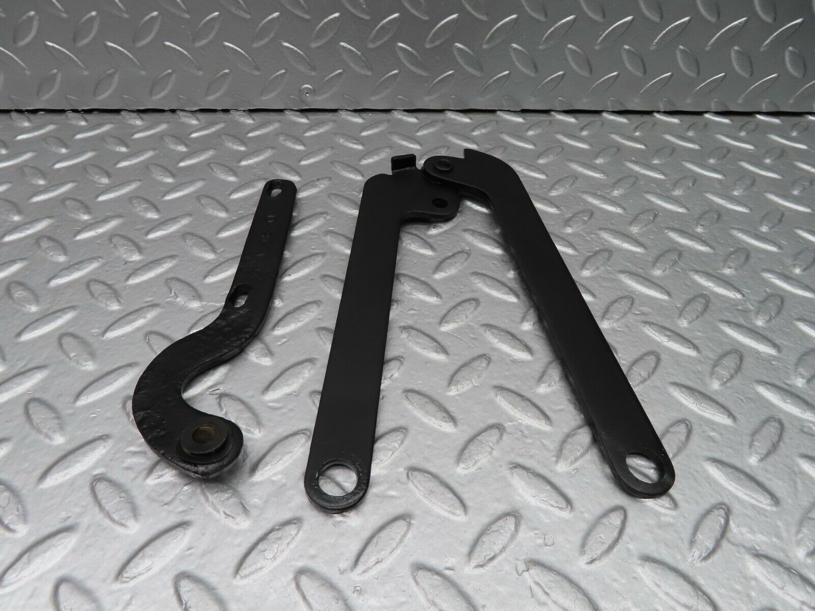 20617 Mercedes-Benz R107 450SL Bonnet Hinge Right Side