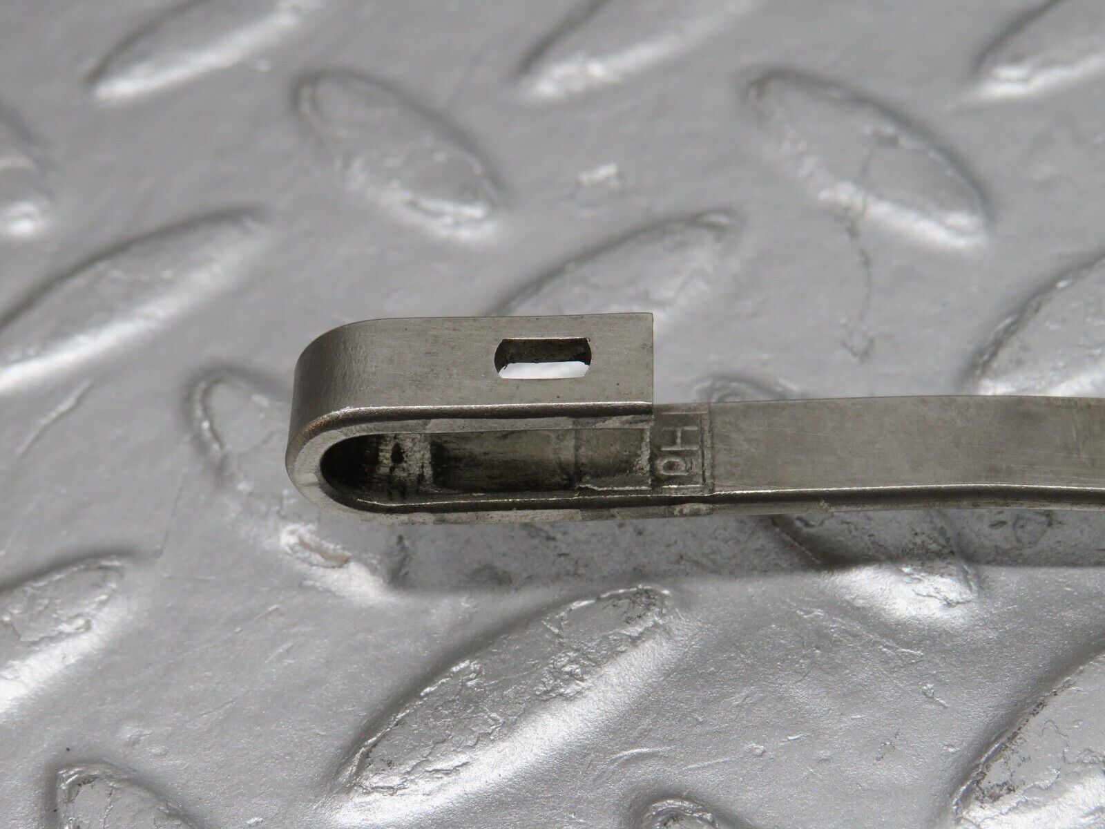 39105 Mercedes-Benz R107 500SL Windscreen Wiper Arm Right Side