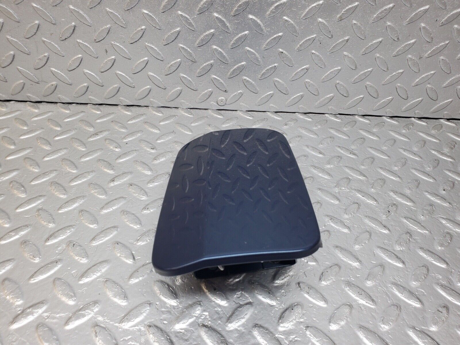 44631 Mercedes-Benz W124 220E Fuel Tank Flap Cap 1245846939