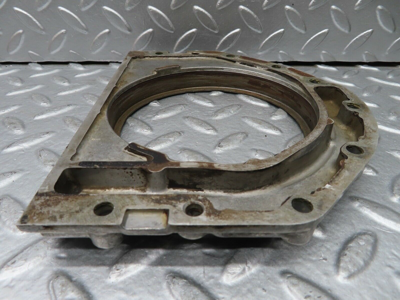 20760 Mercedes-Benz R107 450SL Crankshaft Rear Sealing Cover 1160110608