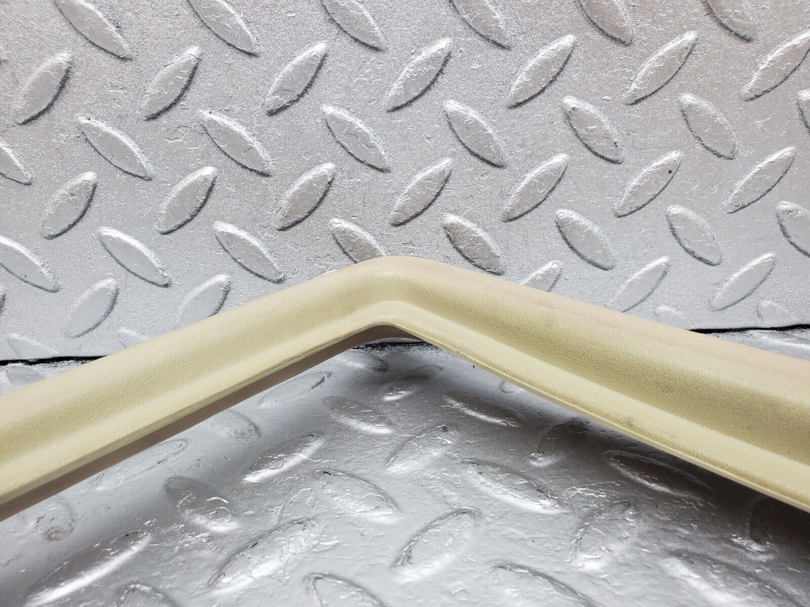 45862 Mercedes-Benz W126 420SE Rear Left Door Window Frame Cover 1267350571