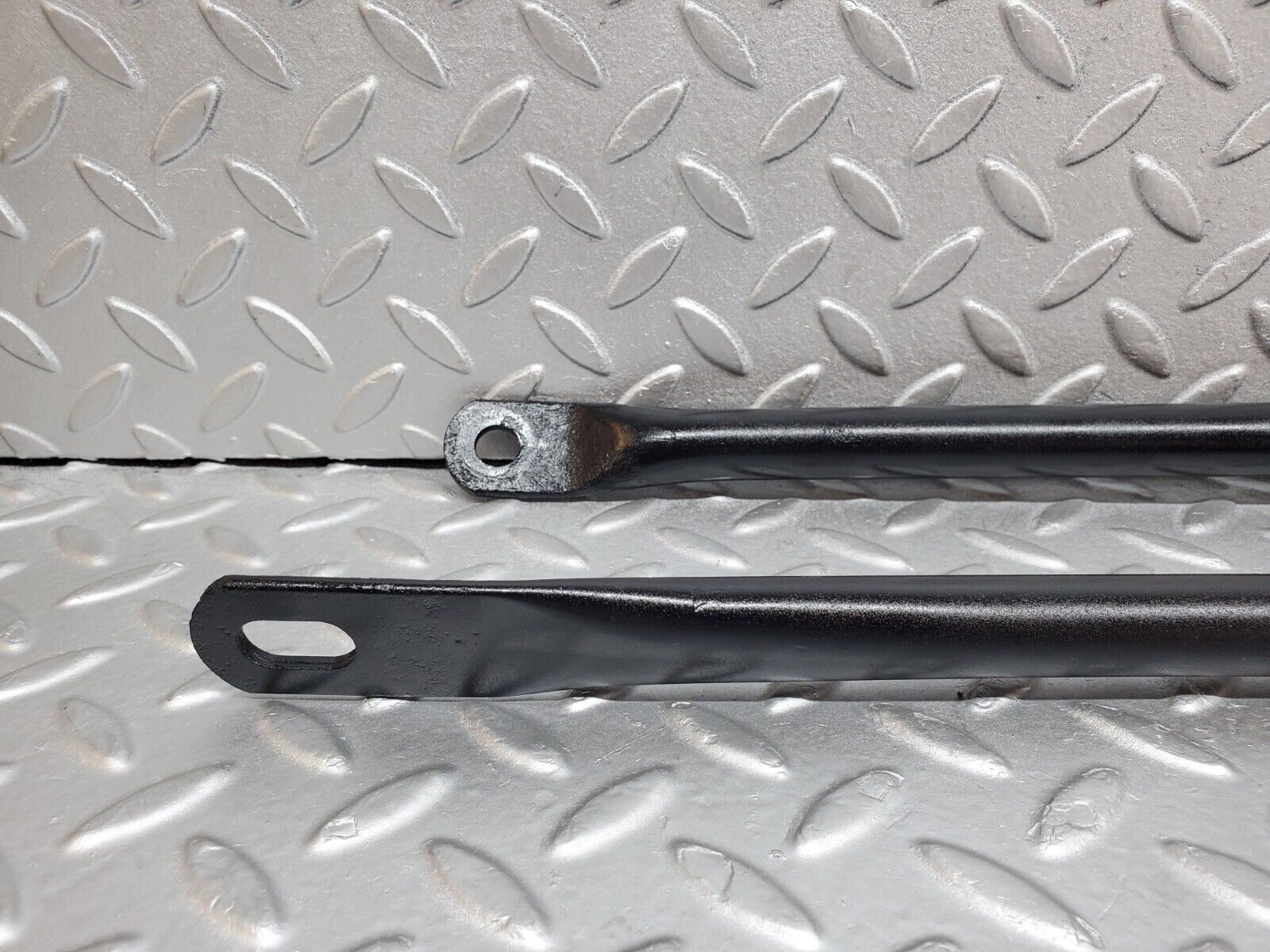 45317 Mercedes-Benz R129 300SL Coupe Rear Suspension Anti Roll Bar Support Bar 2x