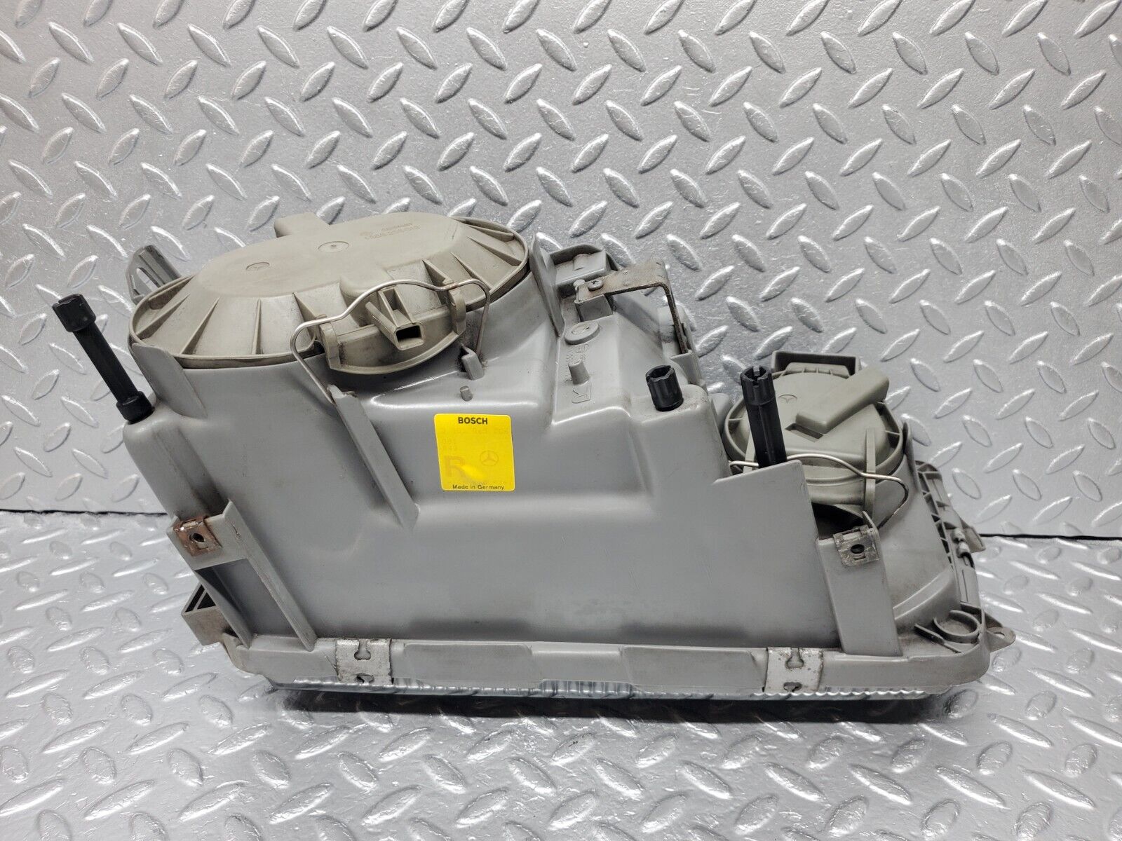 45826 Mercedes-Benz W126 420SE Headlight Right Bosch 0301065706 1268209361