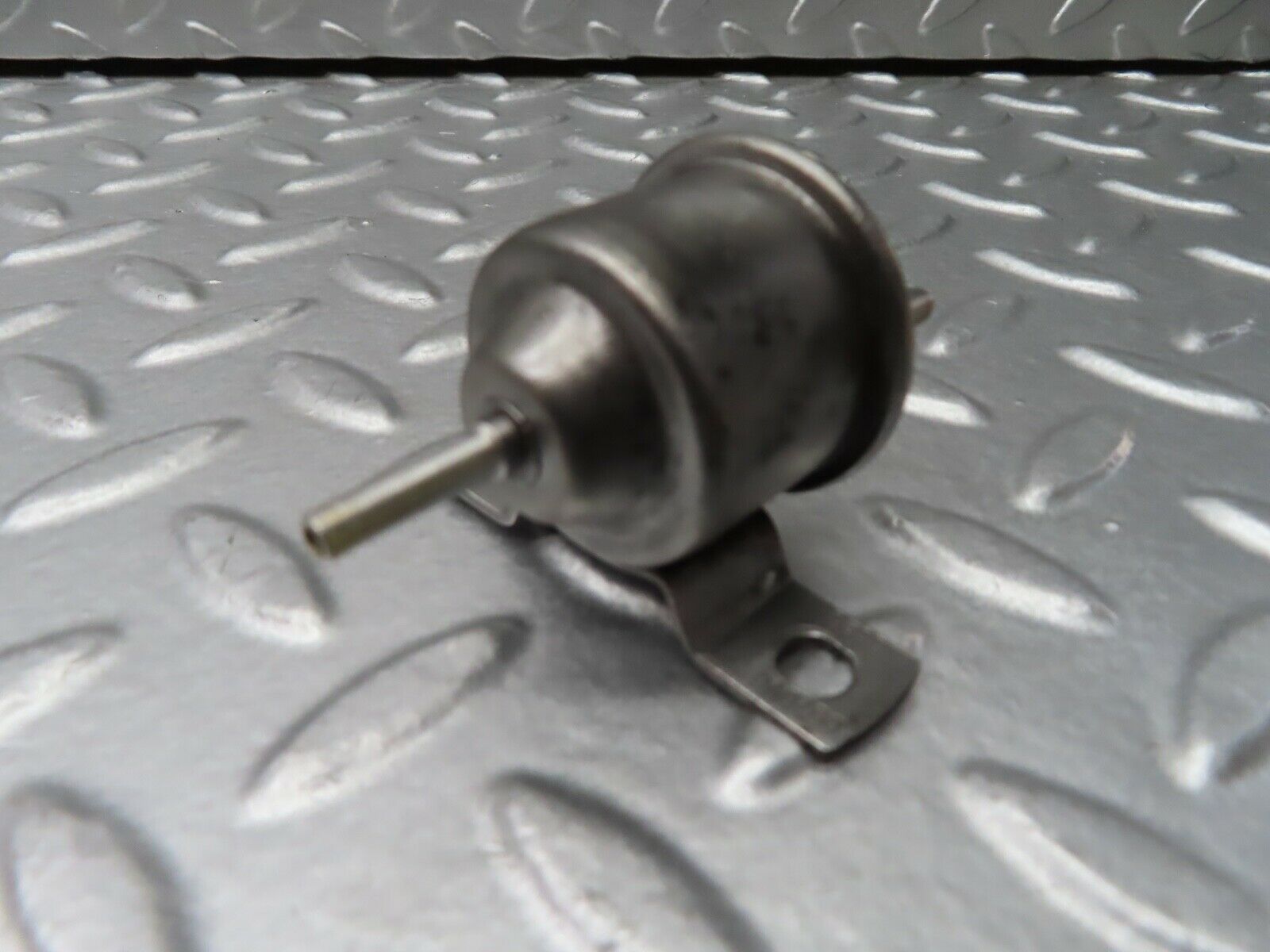 20559 Mercedes-Benz R107 450SL Vacuum Valve Pierburg