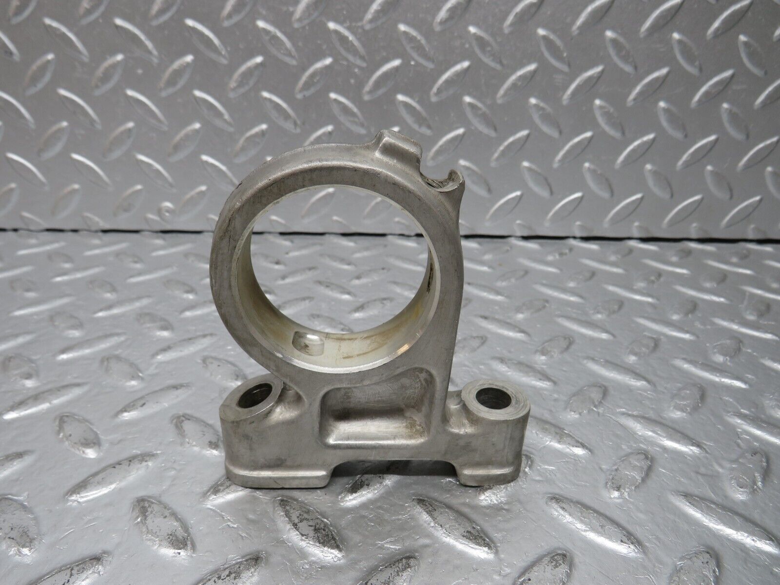 32800 Mercedes-Benz C107 R107 350 V8 Camshaft Tower Bearing 1160512112