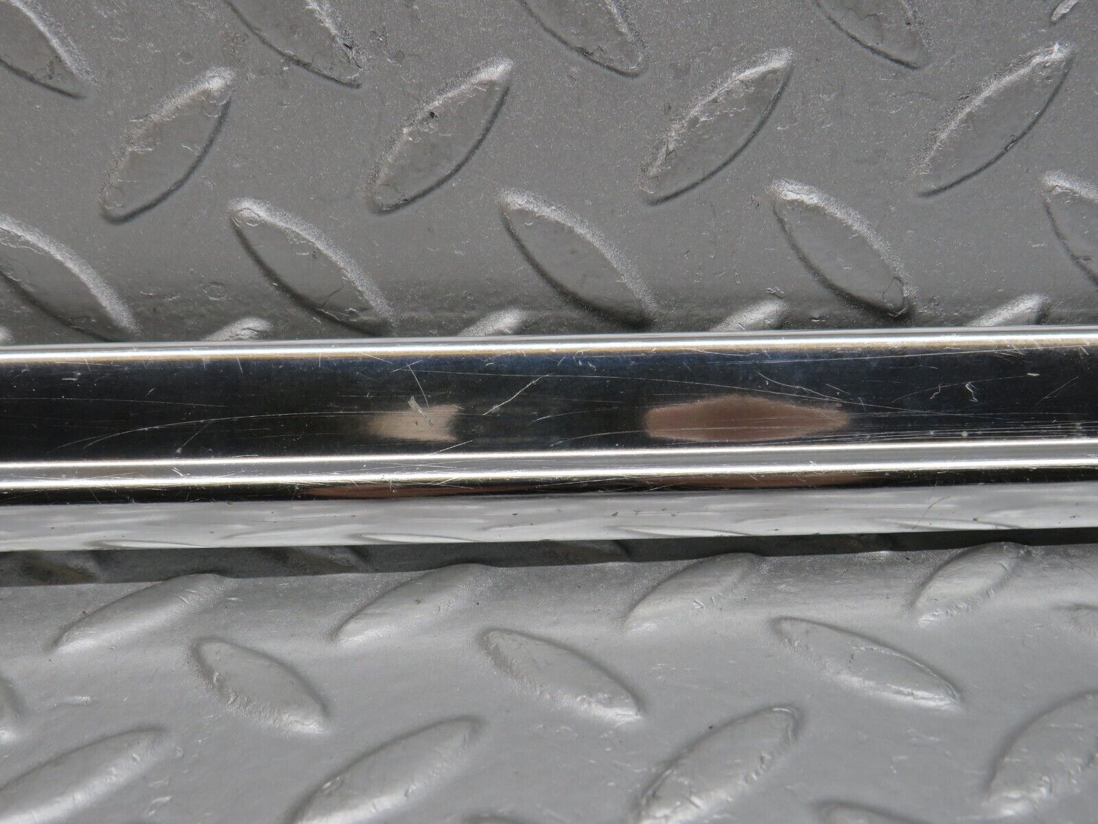 39108 Mercedes-Benz R107 500SL Left Door Chrome Trim