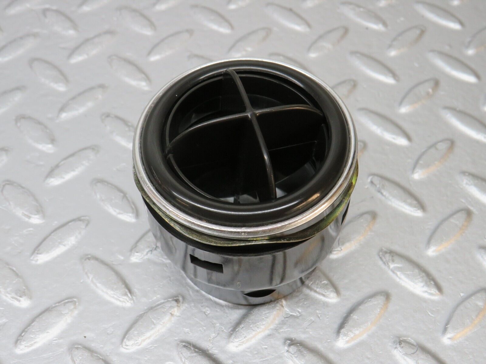 39819 Mercedes-Benz R107 350SL Dashboard Air Vent