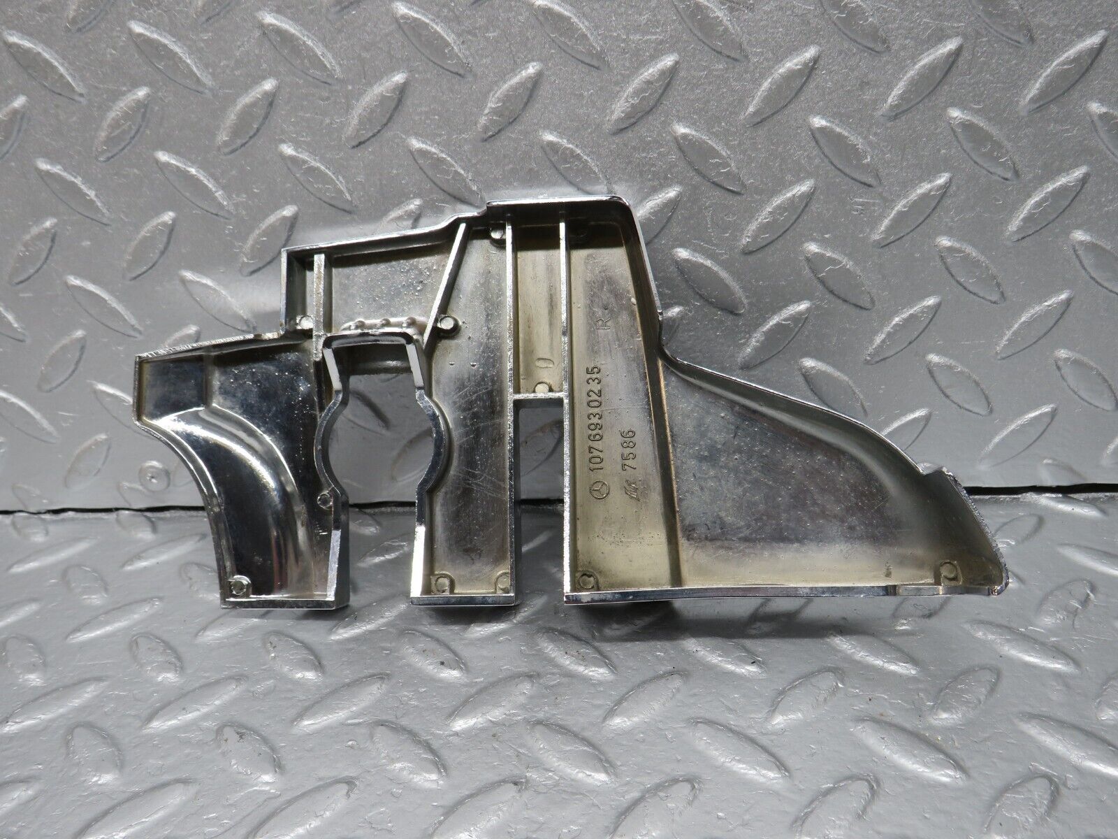 40005 Mercedes-Benz R107 350SL B Pillar Chrome Cover Right 1076930235