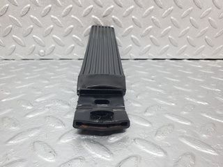 W126 accelerator pedal with rubber used OEM