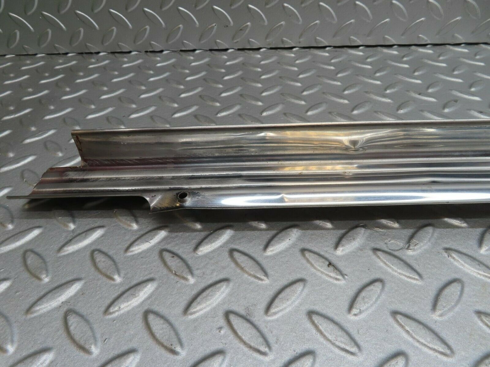 15567 Mercedes-Benz R107 450SL Right Door Sill Chrome