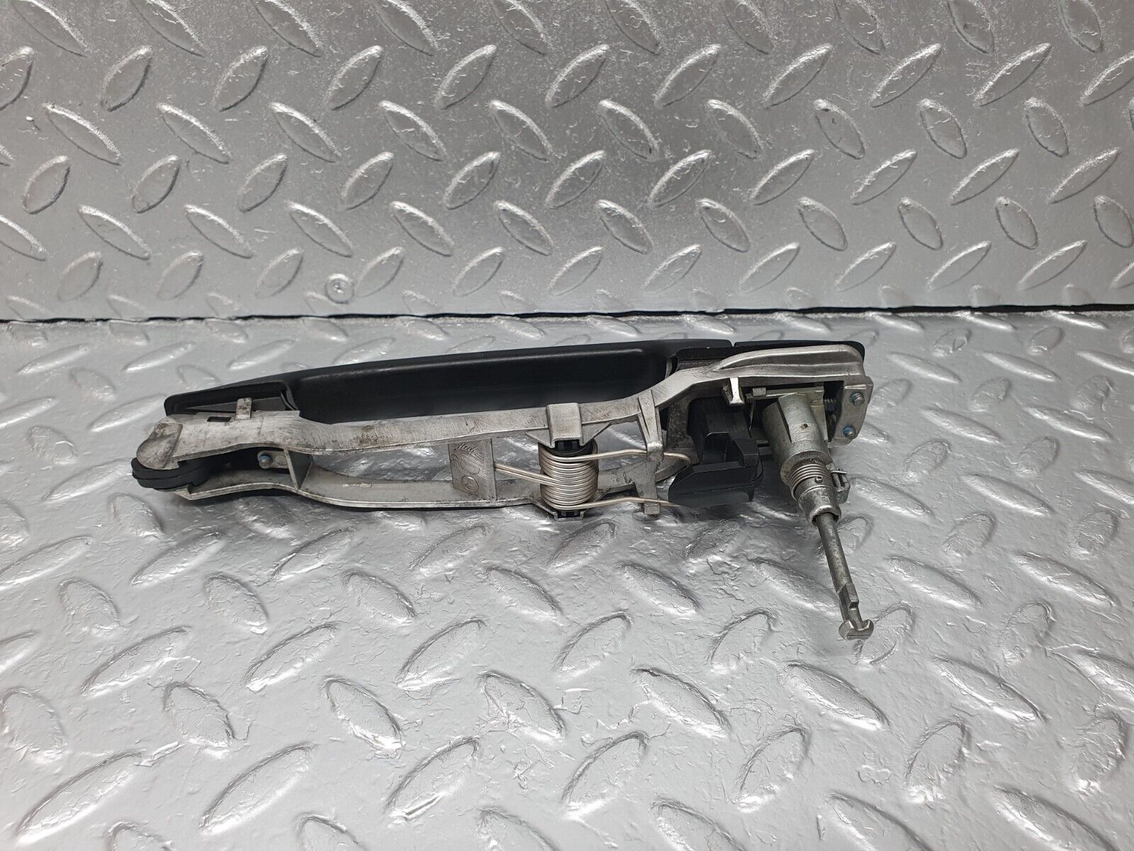 42787 Mercedes-Benz W201 190 2.0L Front Left Door Exterior Handle No Key