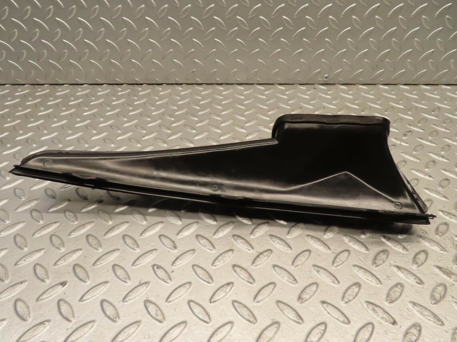 11801 Mercedes-Benz R107 450SL Dashboard Air Vent Right