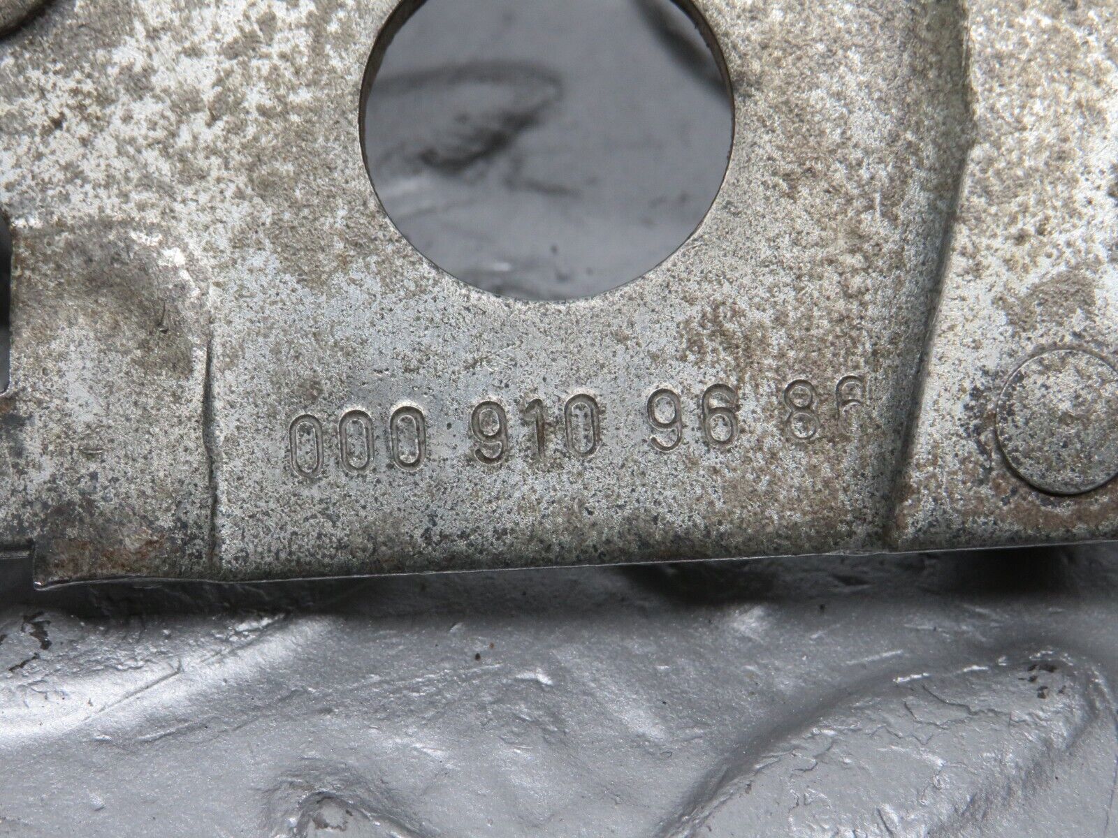 40070 Mercedes-Benz R107 350SL Front Right Seat Hinge 0009109686