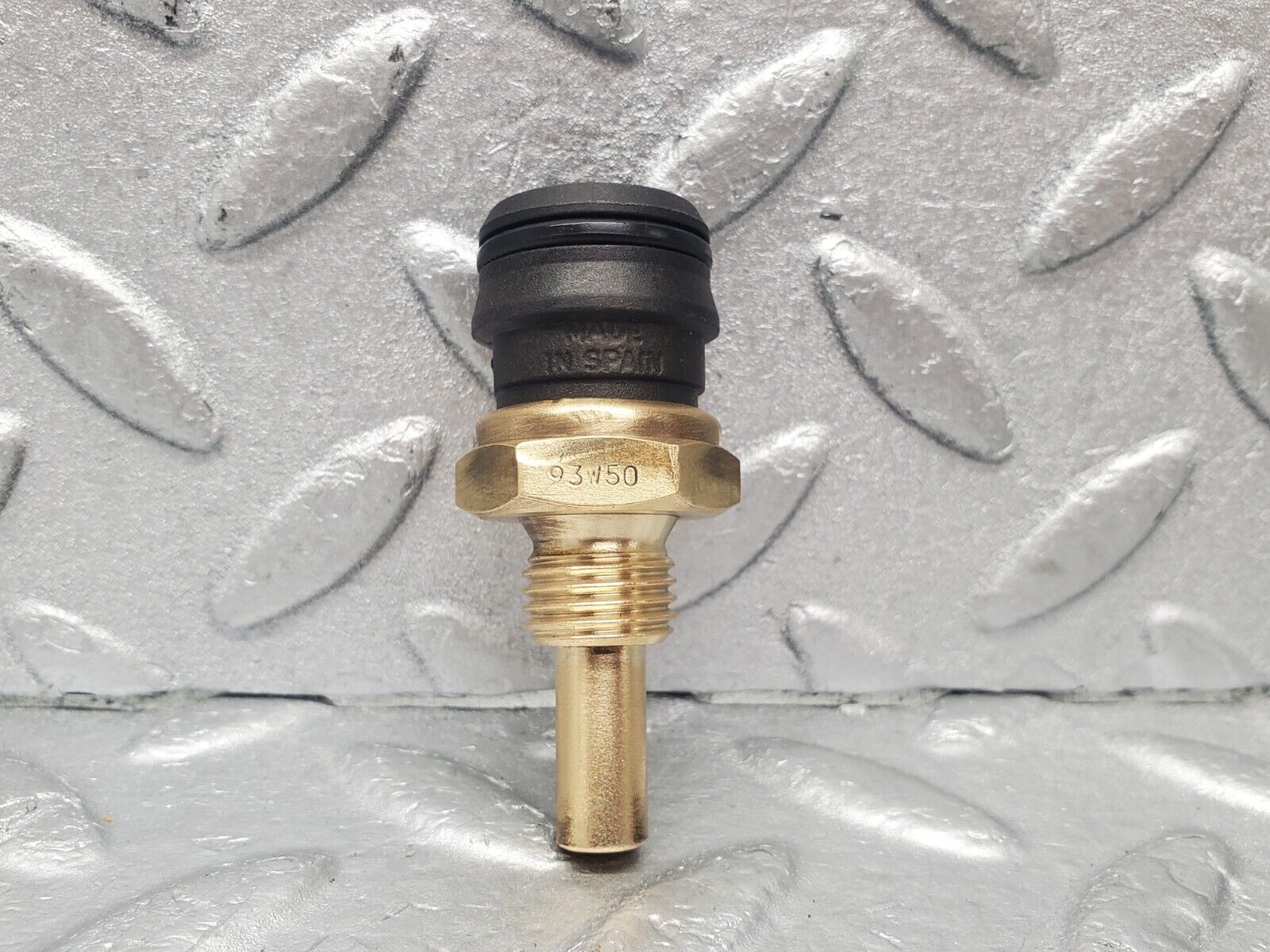 46217 Mercedes-Benz W124 280E Coolant Temperature Sensor 0005423517