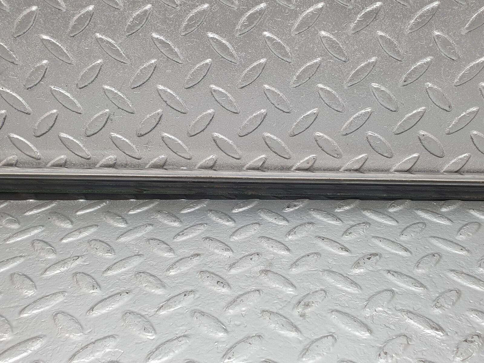 43460 Mercedes-Benz W108 280SE Front Left Fender Wing Centre Moulding Trim