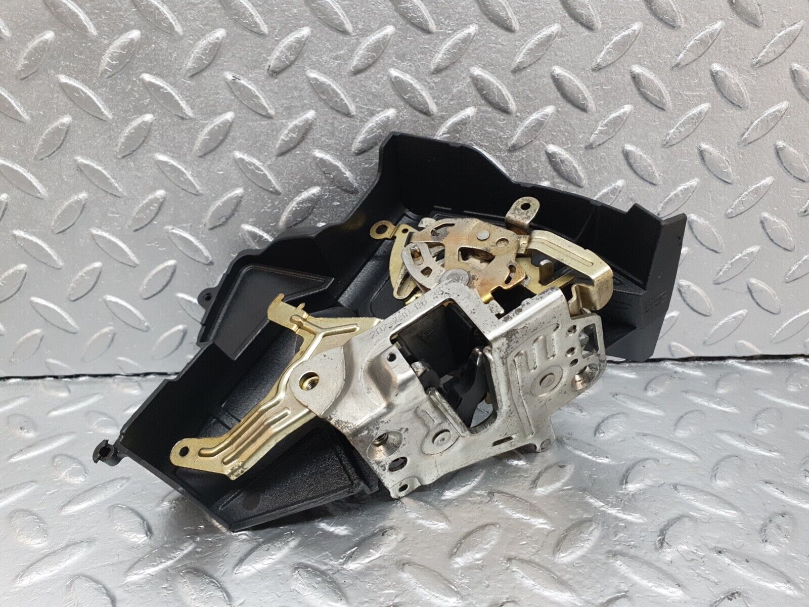 42012 Mercedes-Benz W202 C200 Rear Right Door Lock Mechanism 2027330408