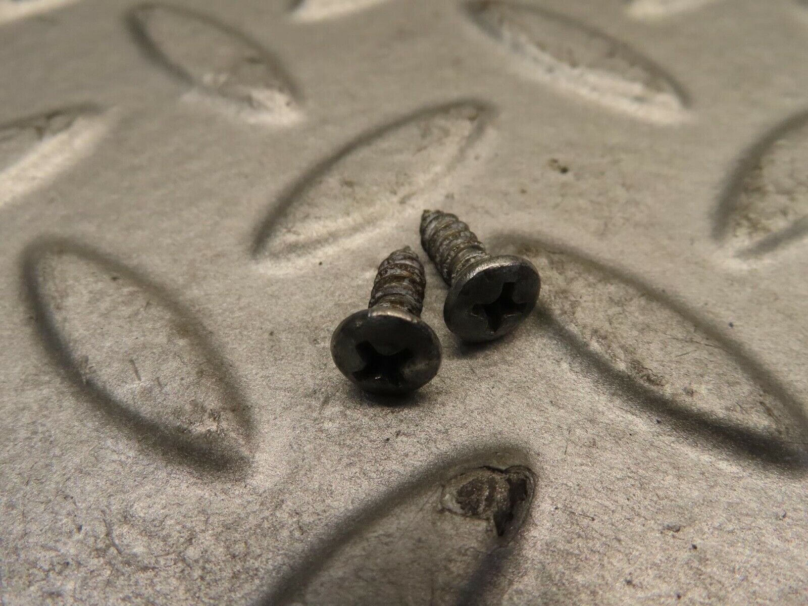 11792 Mercedes-Benz R107 450SL Glove Box Lock 1076890025