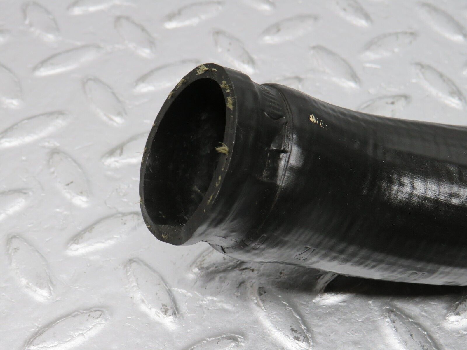 39177 Mercedes-Benz R107 500SL Radiator Hose Pipe 1075011262