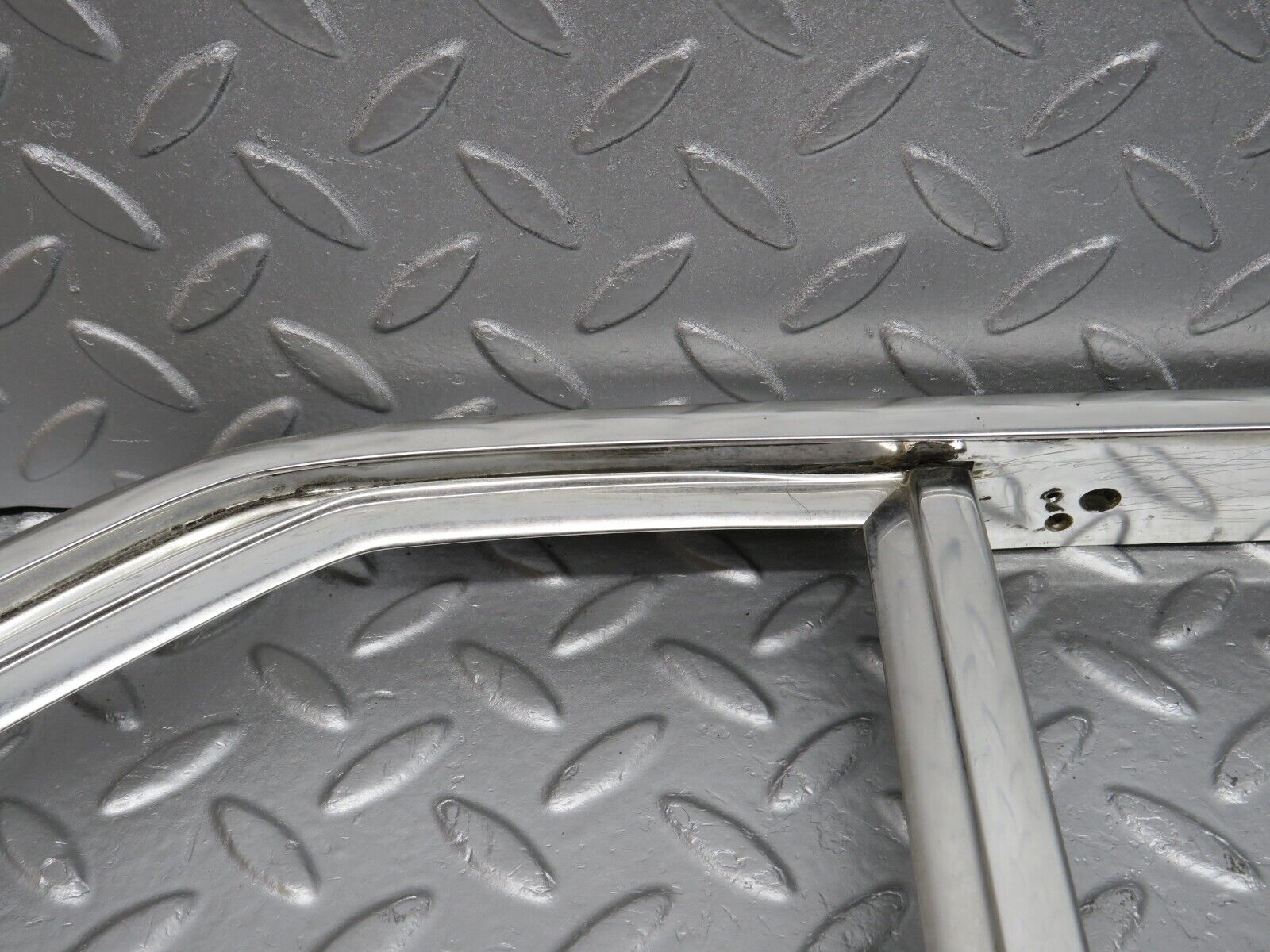 40197 Mercedes-Benz R107 Hardtop Side Window Chrome Moulding Trim Right