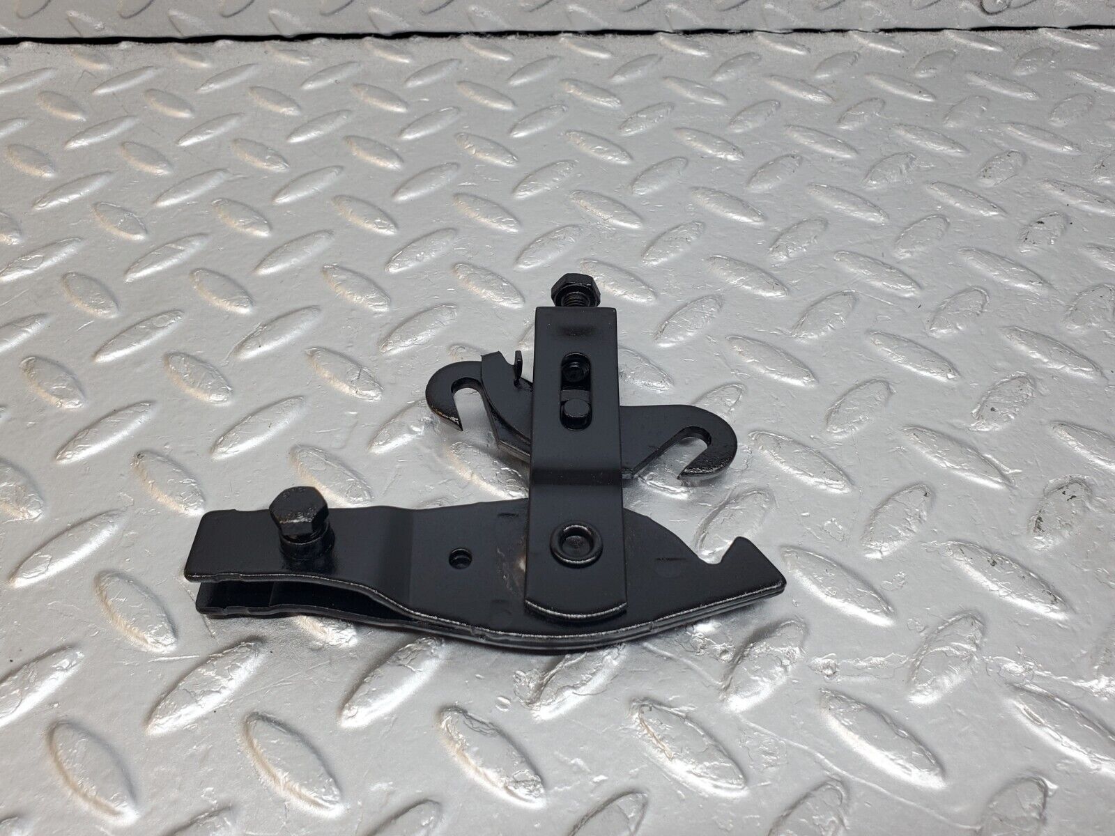 44695 Mercedes-Benz W124 220E Handbrake Adjusting Handbrake Regulator