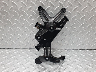 42121 Mercedes-Benz W202 C200 Fuel Pump Bracket