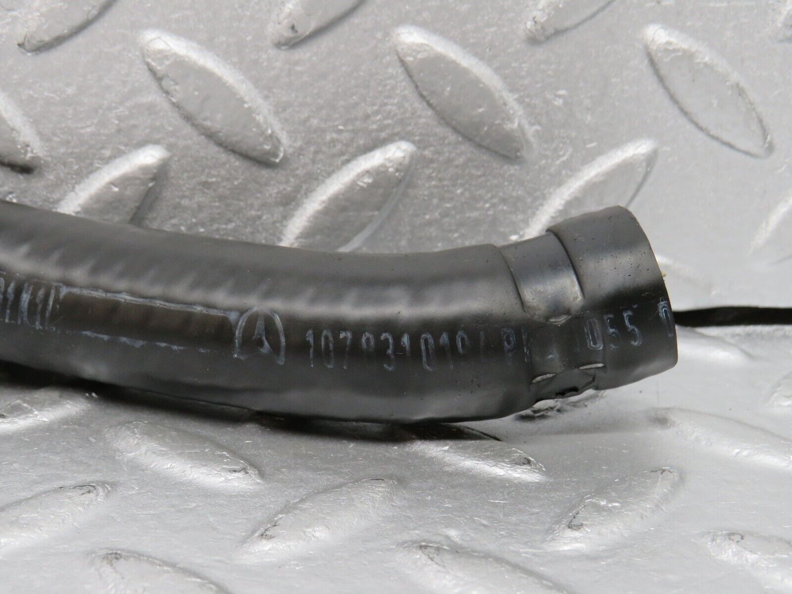 39175 Mercedes-Benz R107 500SL Heater Hose Pipe 1078310194