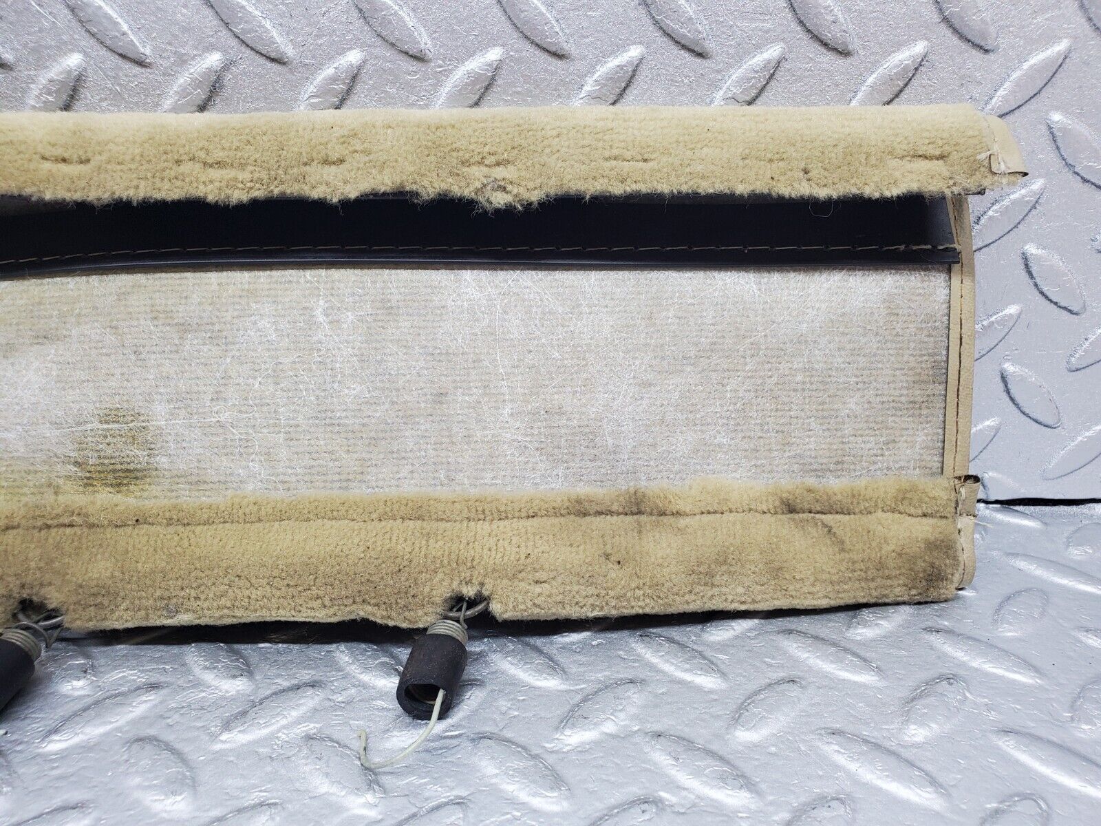 45859 Mercedes-Benz W126 420SE Front Left Seat Under Cover Beige