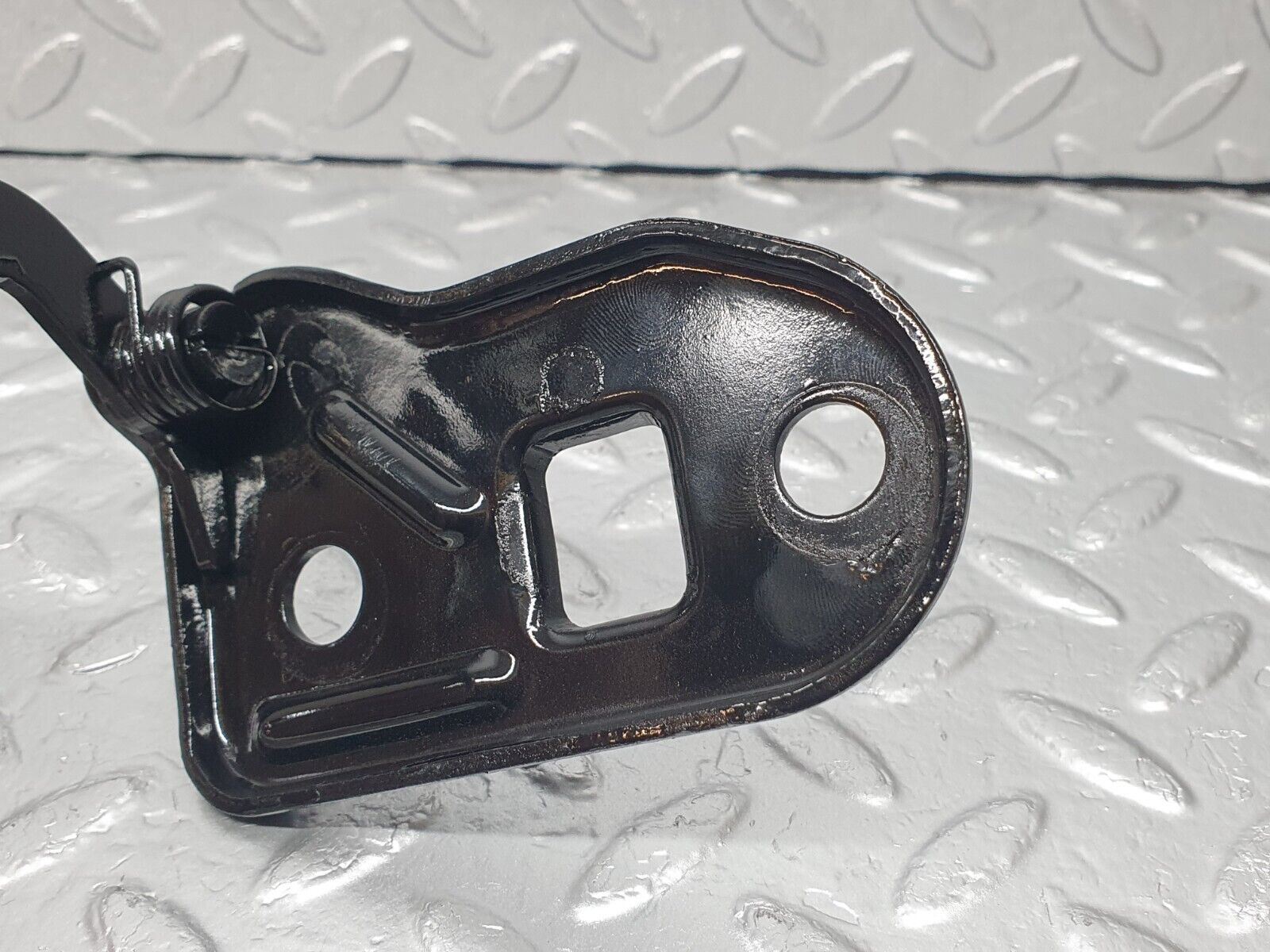 44069 Mercedes-Benz C123 230CE Coupe Bonnet Safety Latch