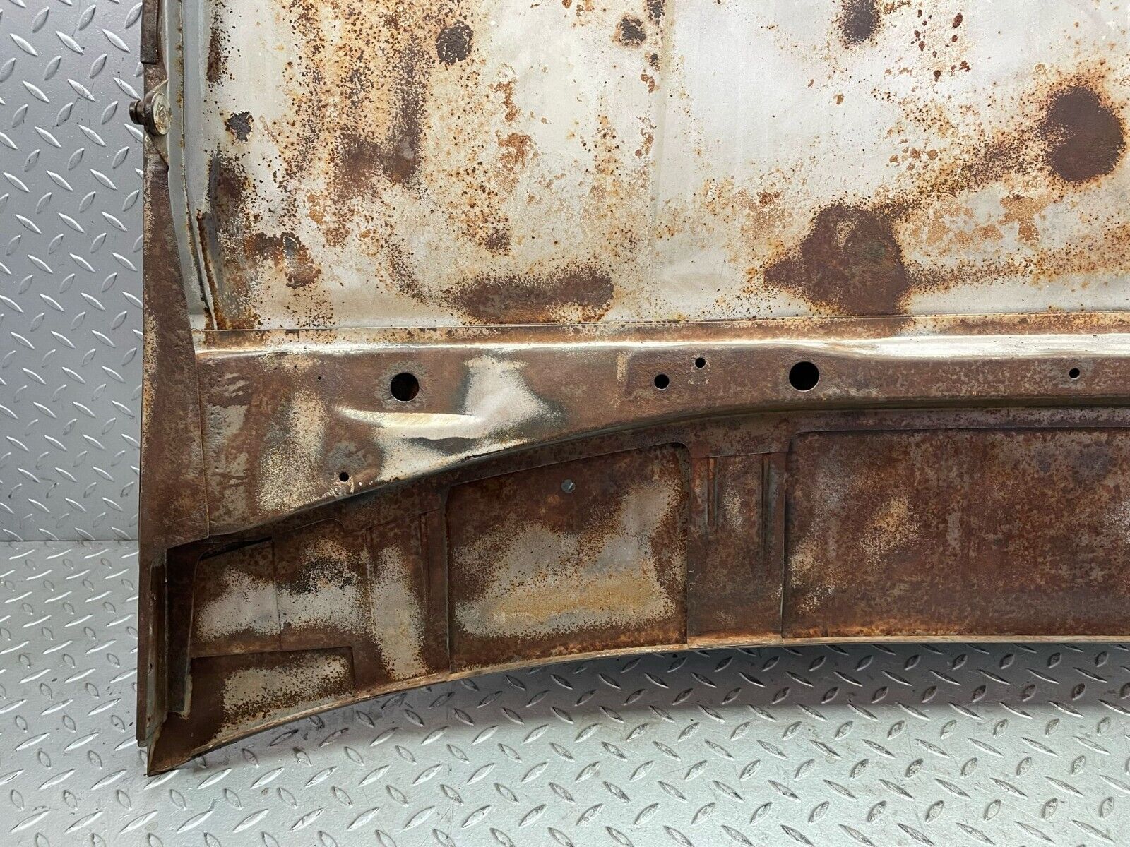 40040 Mercedes-Benz R107 350SL Bonnet