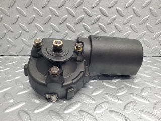 W124 Cabriolet wiper motor with cover used OEM