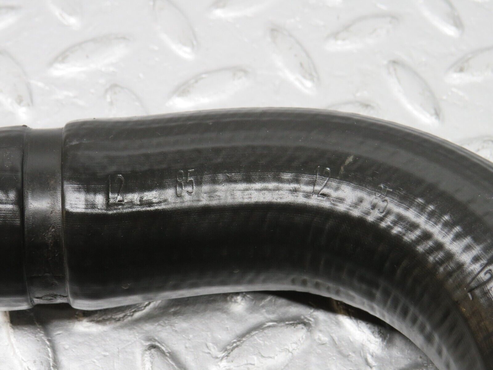 39177 Mercedes-Benz R107 500SL Radiator Hose Pipe 1075011262