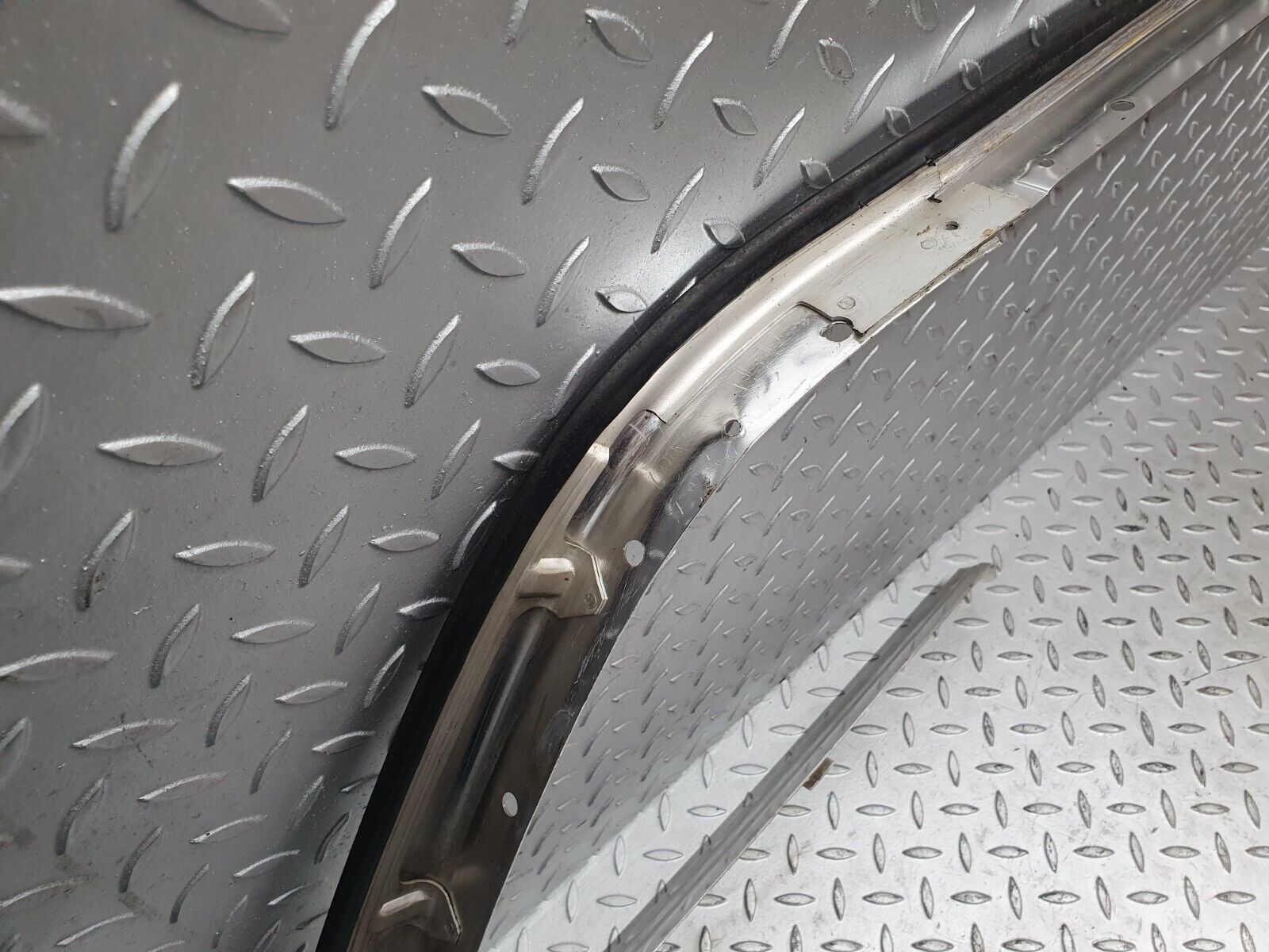 44199 Mercedes-Benz C123 230CE Coupe Roof Chrome Moulding Trim Left Side