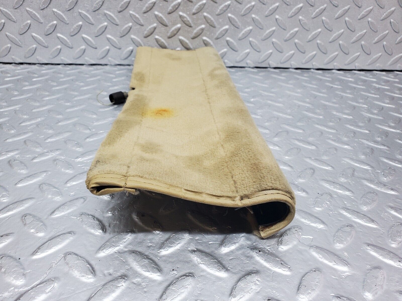 45859 Mercedes-Benz W126 420SE Front Left Seat Under Cover Beige