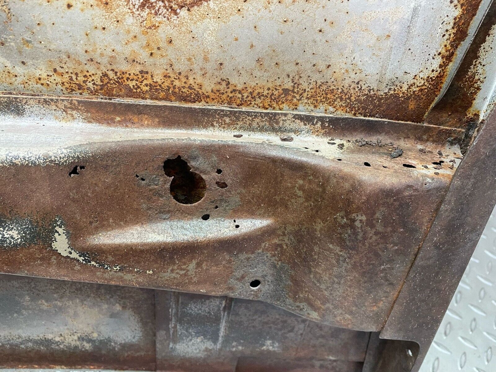 40040 Mercedes-Benz R107 350SL Bonnet