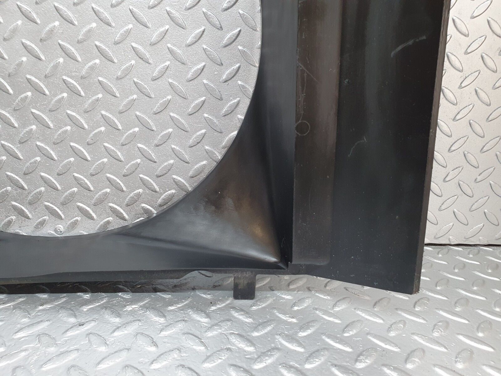 44124 Mercedes-Benz C123 230CE Coupe Radiator Fan Shroud Cover 1235052055