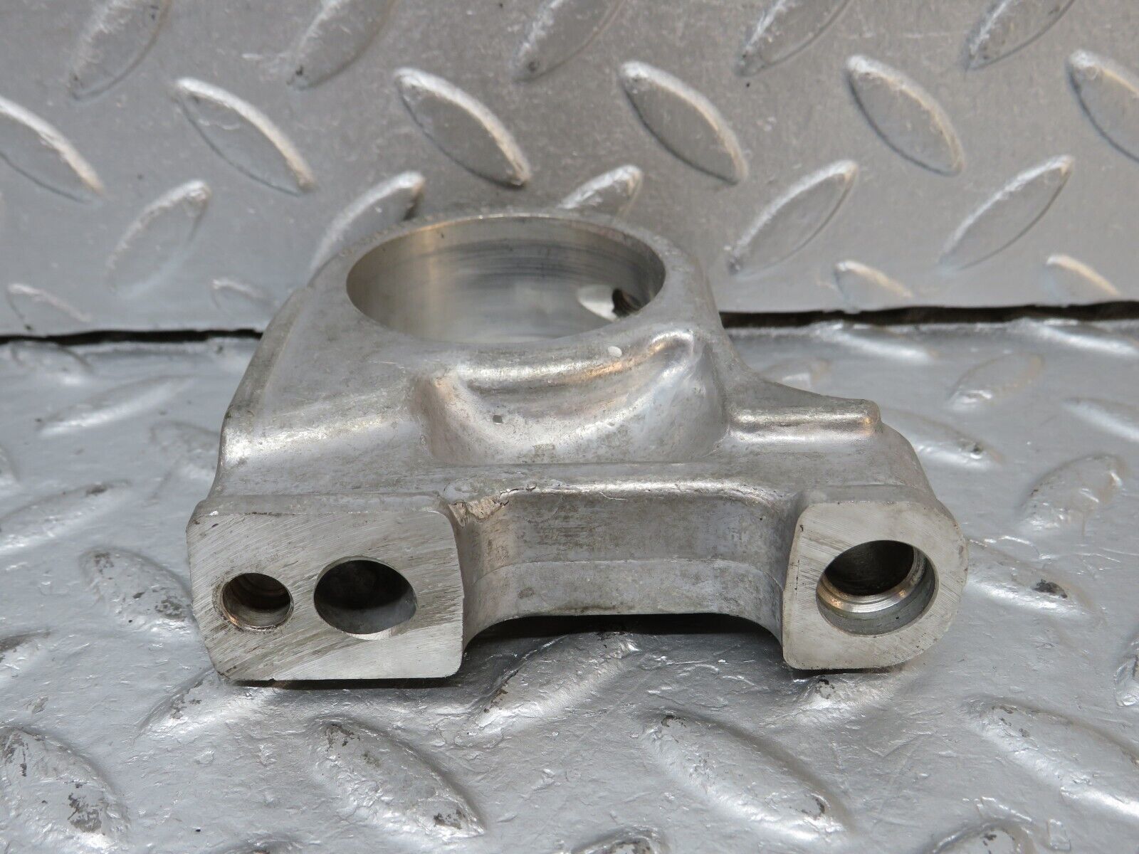 39942 Mercedes-Benz R107 350SL Camshaft Tower Bearing 1160513712