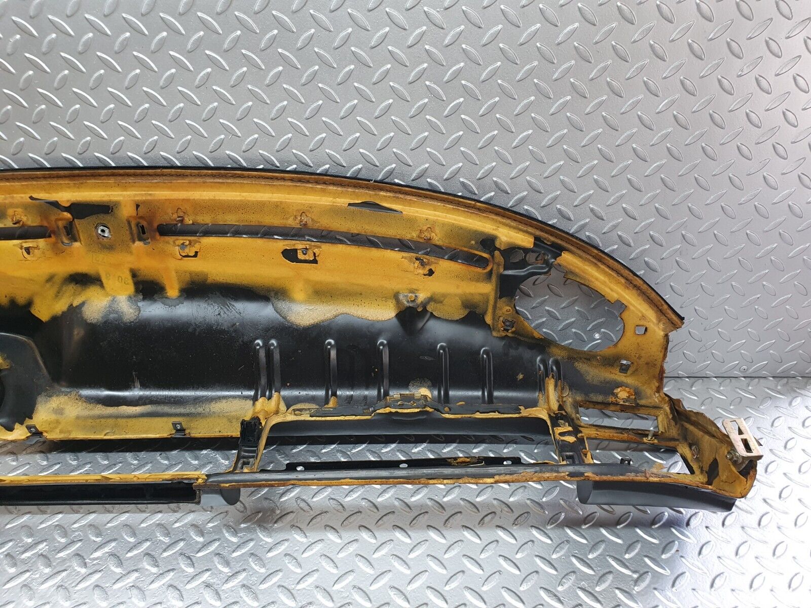 43733 Mercedes-Benz C126 380SEC Coupe Dashboard Black