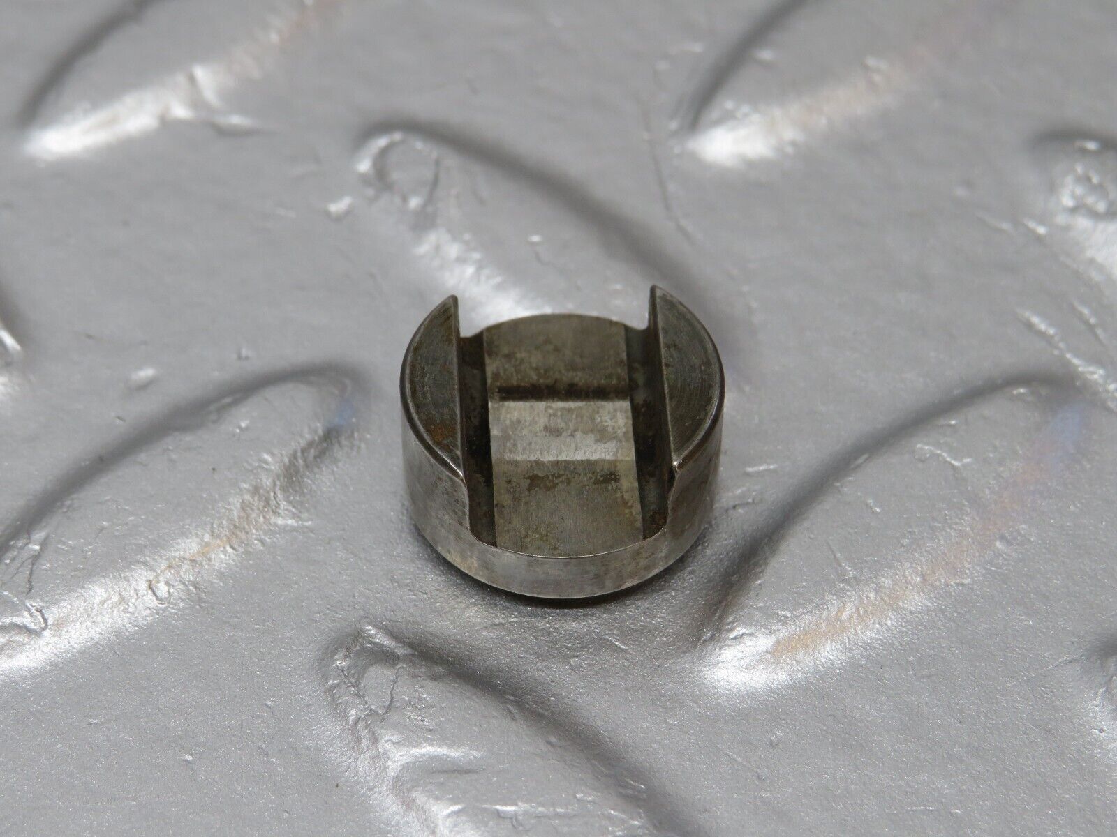 40045 Mercedes-Benz R107 350SL Rocker Arm With Valve Tappet