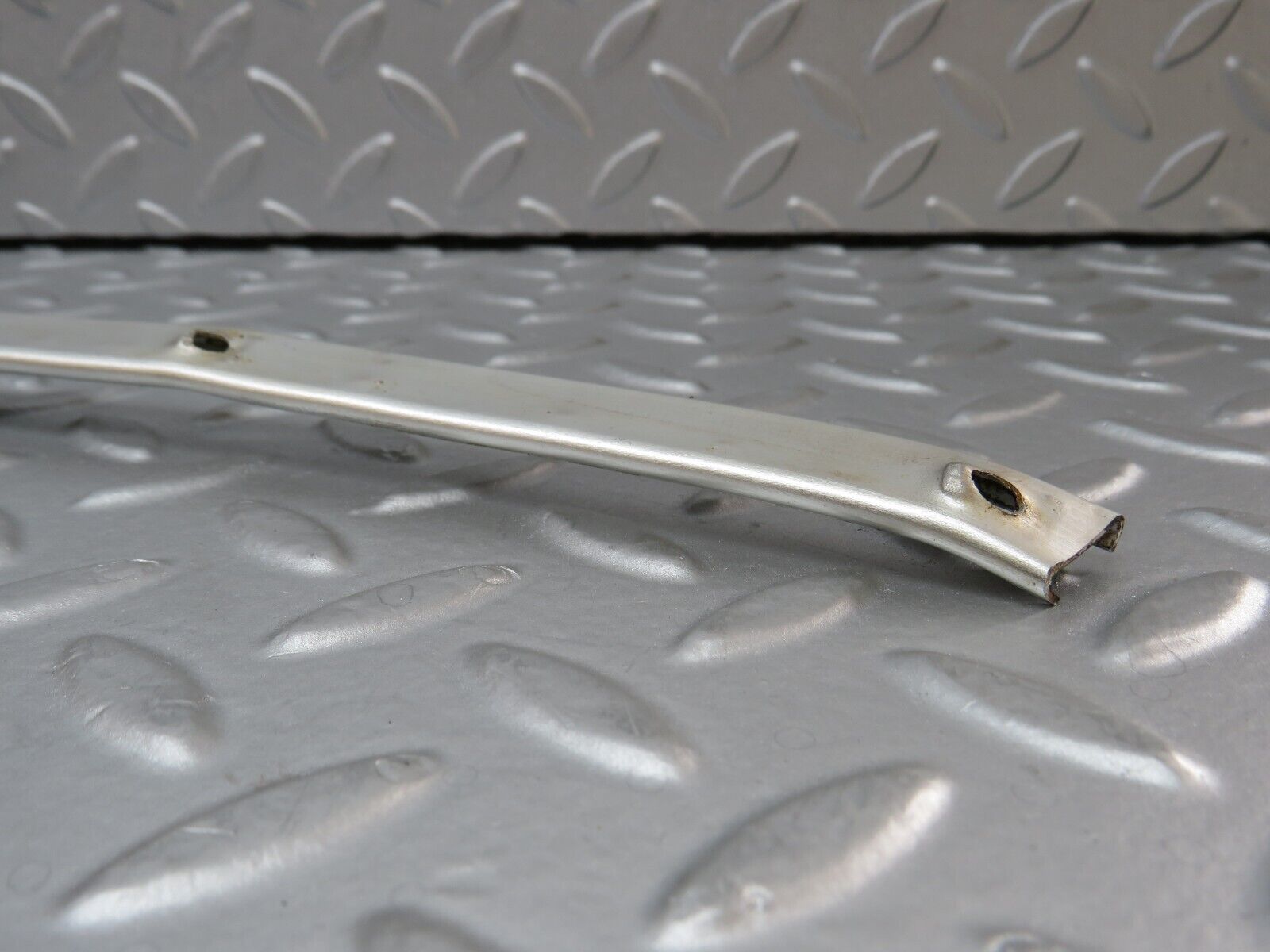 35623 Mercedes-Benz R107 280SL Hardtop Interior Roof Chrome